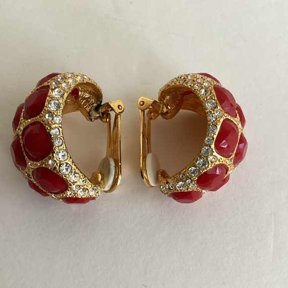 Kenneth Jay Lane KJL Clip Earrings Cabochon Cluster Mosaic Dome Gold Red (flaw)